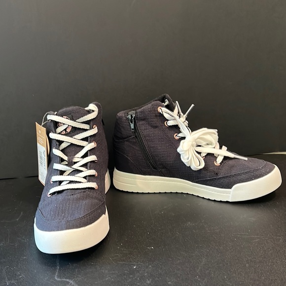 roxy camy wedge sneaker